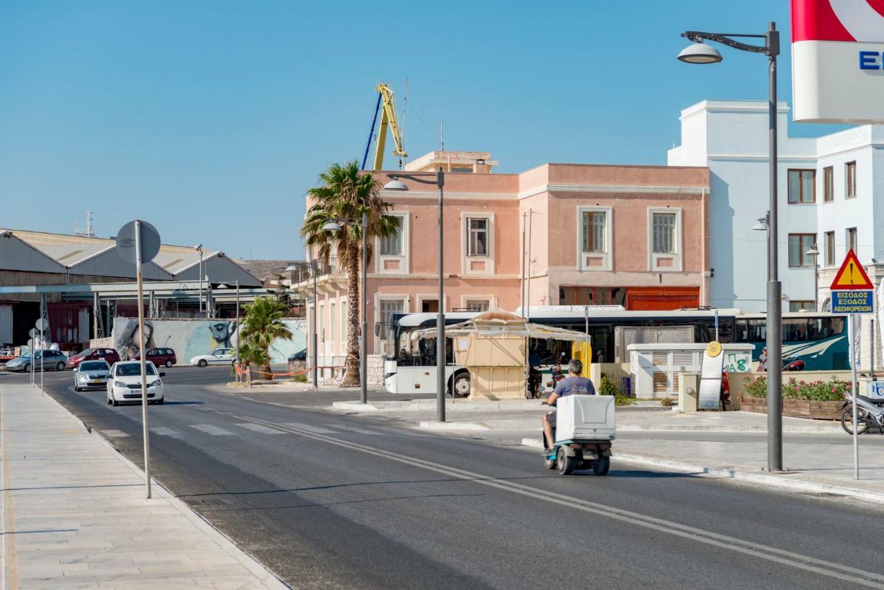 Ethrionplus Two Rooms Apartments Balconies 100 M From The Port Ermoupoli Eksteriør billede